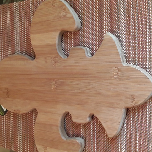 Bamboo Cutting and Serving Board -NEW - Picture 3 of 5